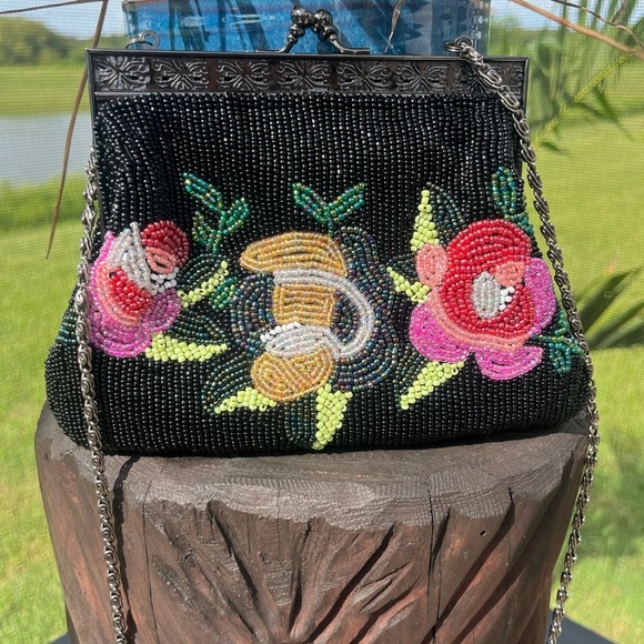 RARE VINTAGE 100% PURE SILK HAND BEADED FLORAL PURSE - Picture 1 of 11